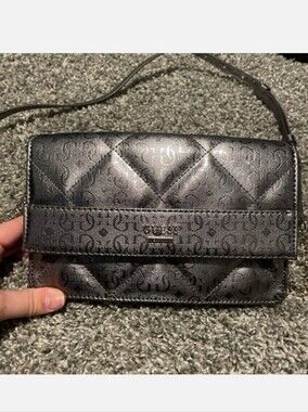 GUESS METALLIC QUILTED CROSSBODY BAG